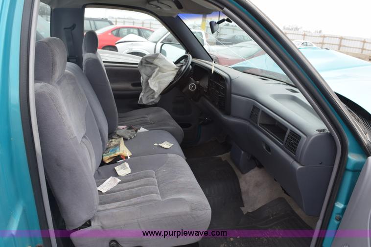 image for item E6264 1997 Dodge Ram 1500 pickup truck