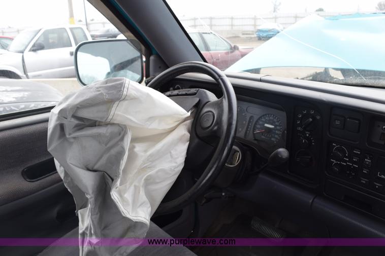 image for item E6264 1997 Dodge Ram 1500 pickup truck