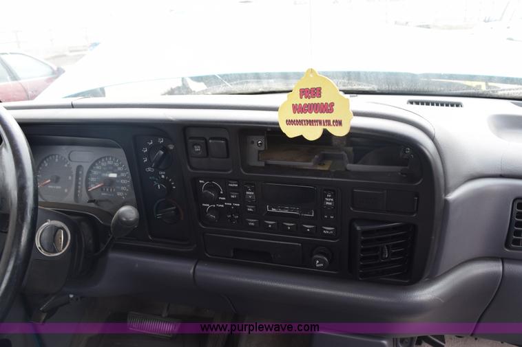 image for item E6264 1997 Dodge Ram 1500 pickup truck