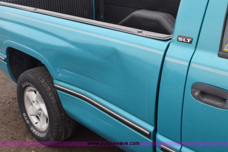 image for item E6264 1997 Dodge Ram 1500 pickup truck