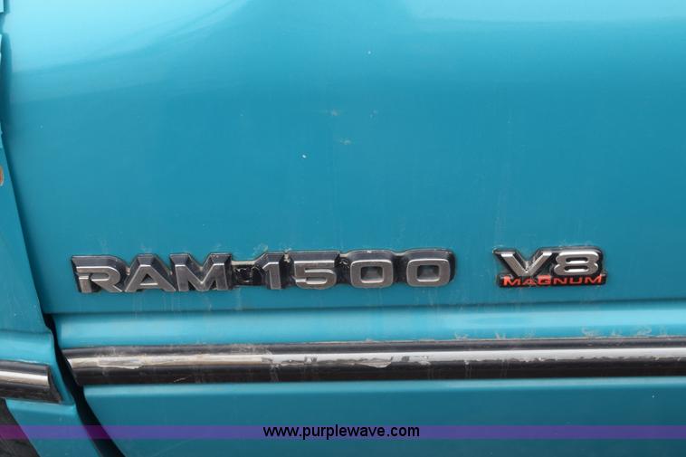 image for item E6264 1997 Dodge Ram 1500 pickup truck
