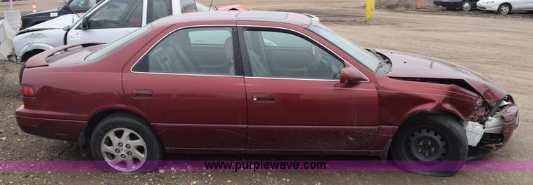 image for item E6266 1999 Toyota Camry