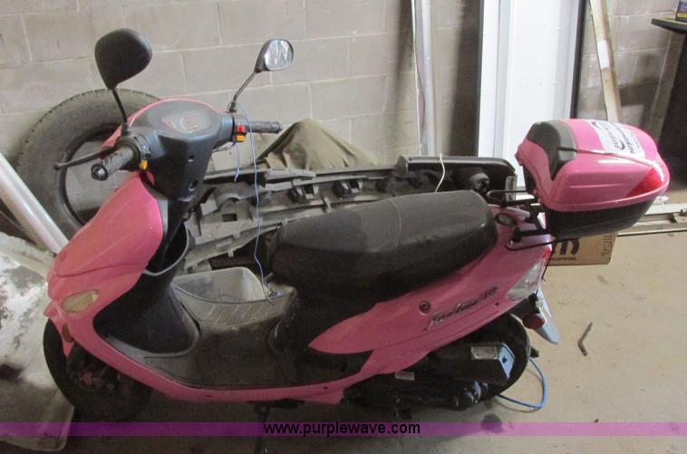 image for item J6708 2013 Tao Tao moped