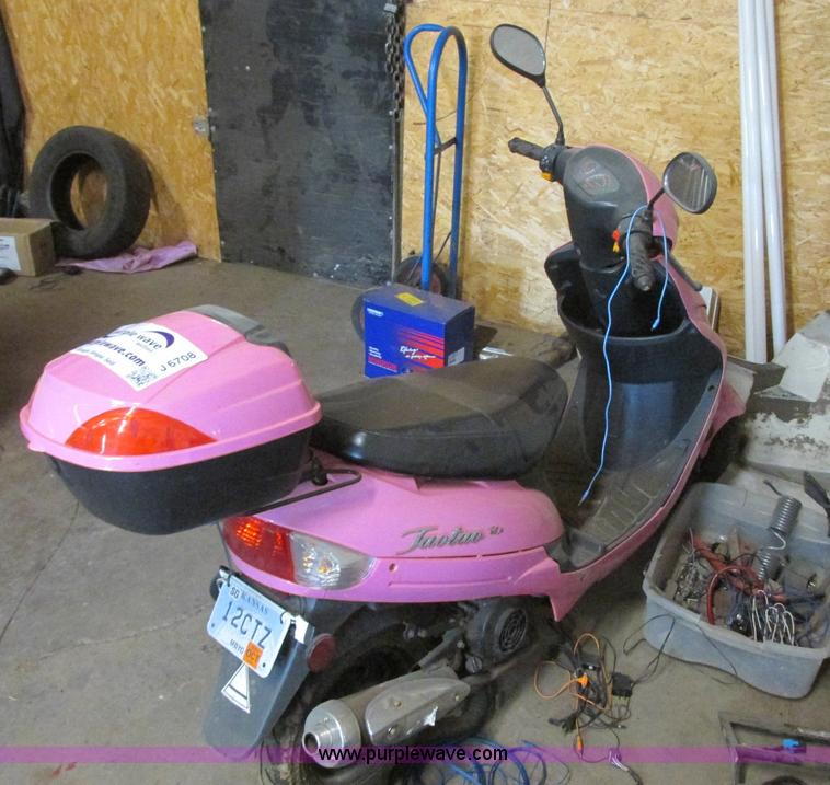 image for item J6708 2013 Tao Tao moped