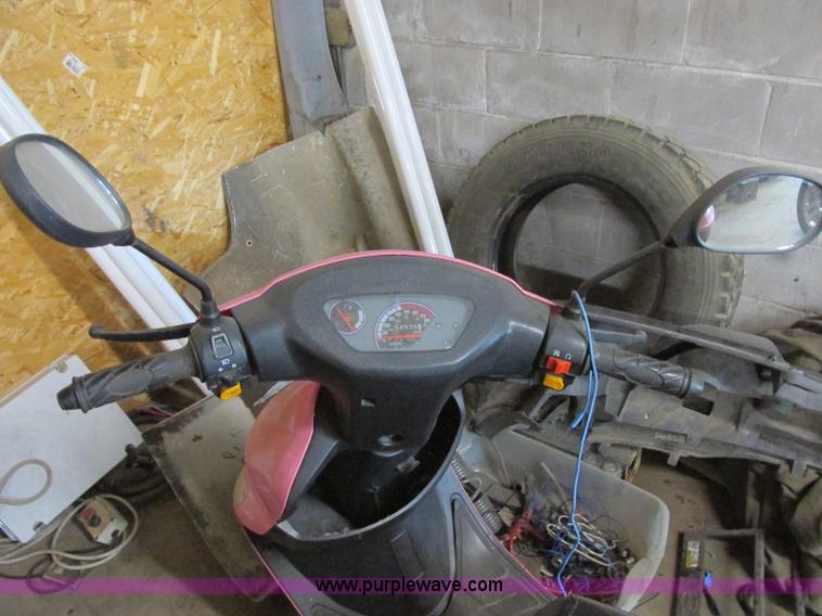 image for item J6708 2013 Tao Tao moped