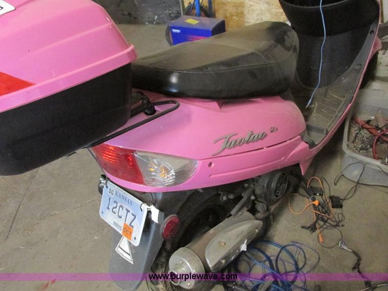 image for item J6708 2013 Tao Tao moped