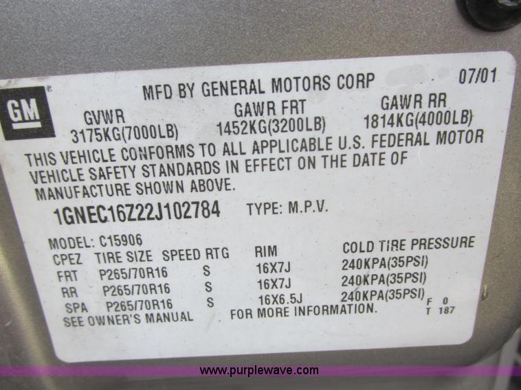 image for item J6711 2002 Chevrolet Suburban 1500 SUV