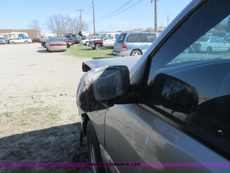 image for item J6711 2002 Chevrolet Suburban 1500 SUV