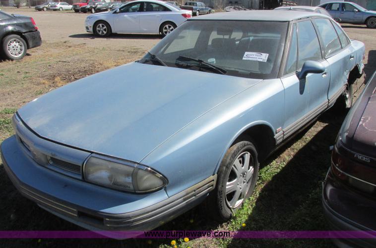 image for item J6712 1993 Oldsmobile Royale 88