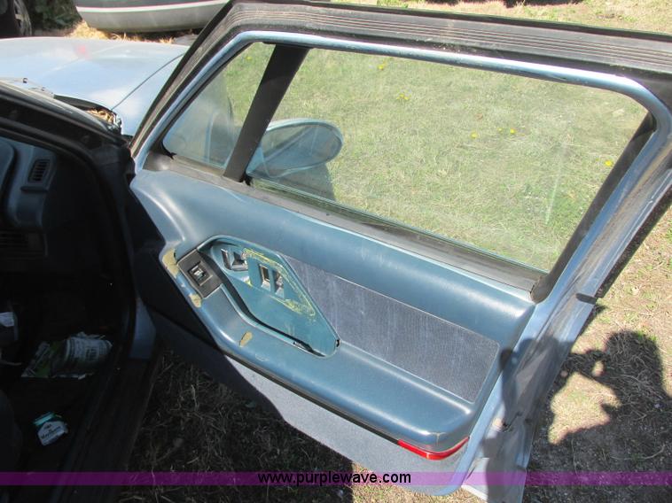 image for item J6712 1993 Oldsmobile Royale 88