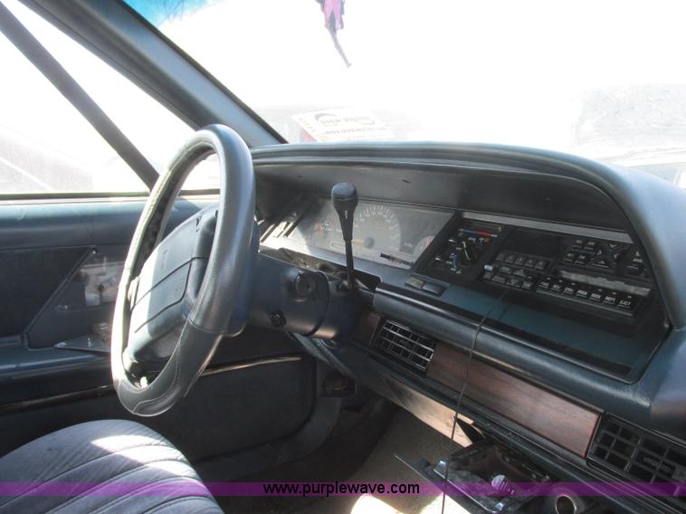 image for item J6712 1993 Oldsmobile Royale 88