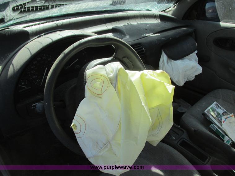 image for item J6717 1998 Saturn SL