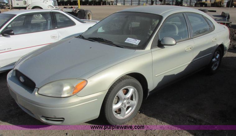 image for item J6718 2004 Ford Taurus SES