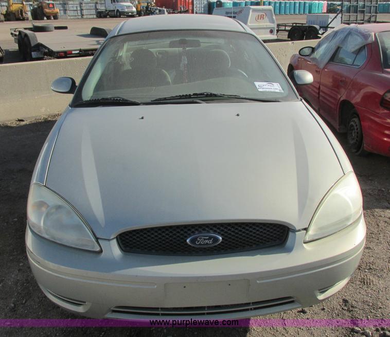 image for item J6718 2004 Ford Taurus SES