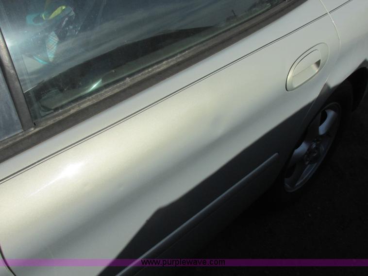 image for item J6718 2004 Ford Taurus SES