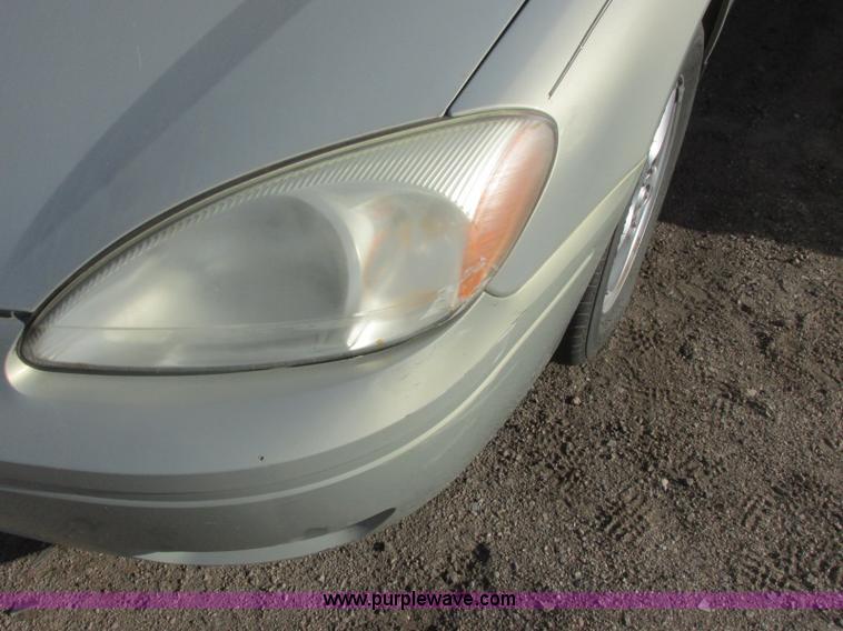 image for item J6718 2004 Ford Taurus SES