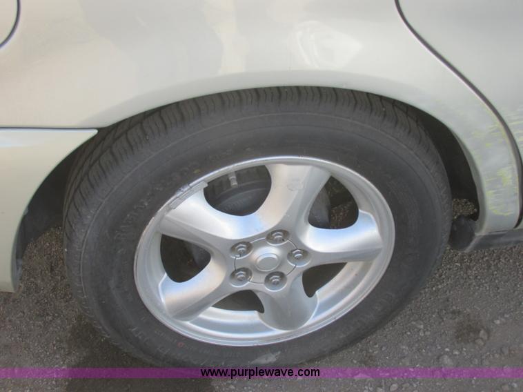 image for item J6718 2004 Ford Taurus SES