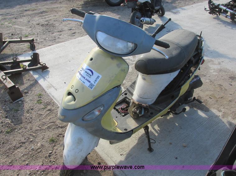 image for item J6720 2014 Bashan Renegade moped