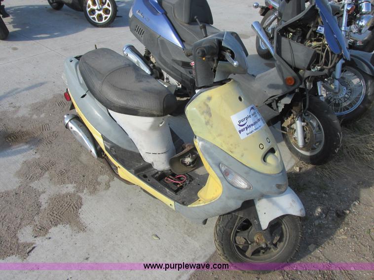 image for item J6720 2014 Bashan Renegade moped