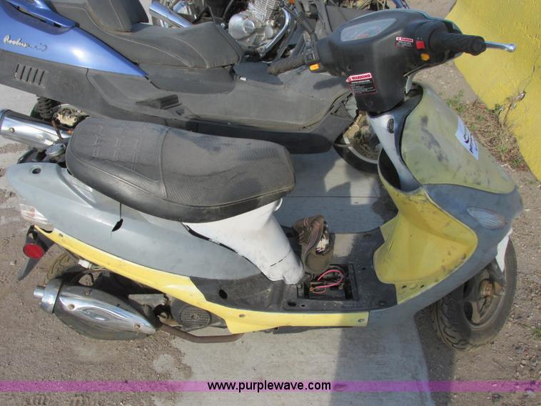 image for item J6720 2014 Bashan Renegade moped