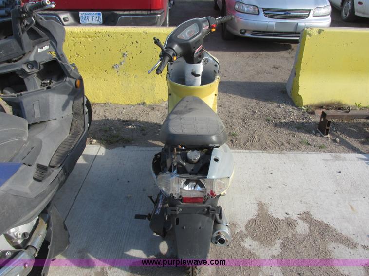 image for item J6720 2014 Bashan Renegade moped