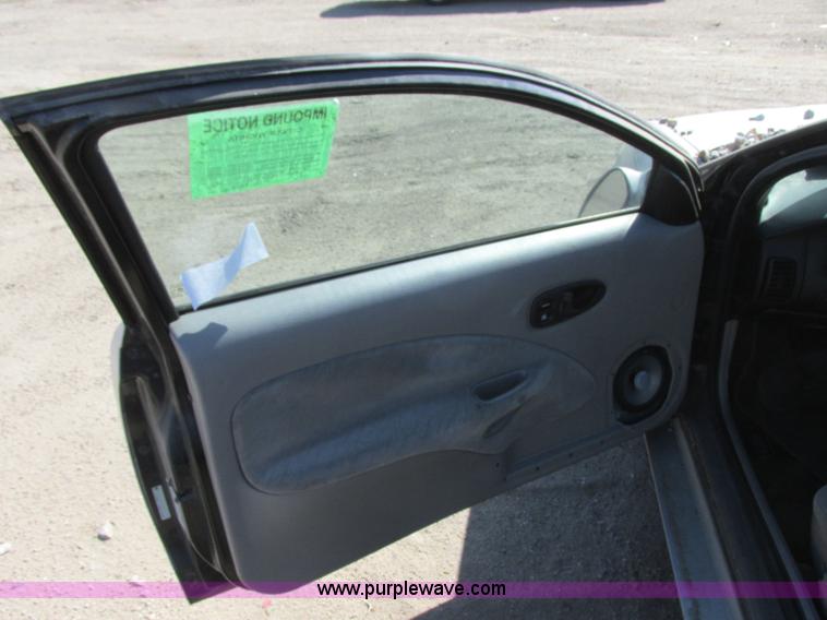 image for item J6721 2001 Saturn SC SC2