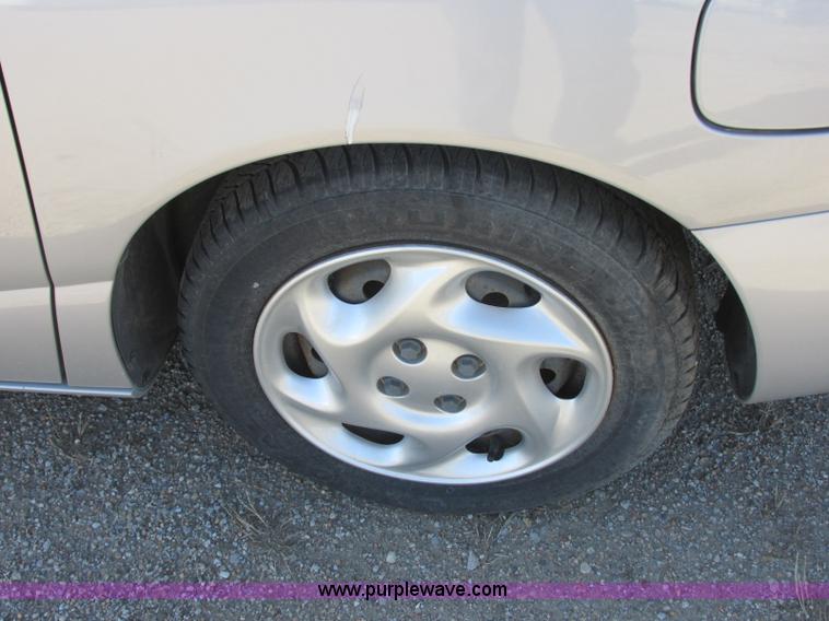 image for item J6721 2001 Saturn SC SC2
