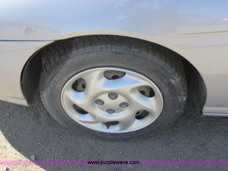 image for item J6721 2001 Saturn SC SC2