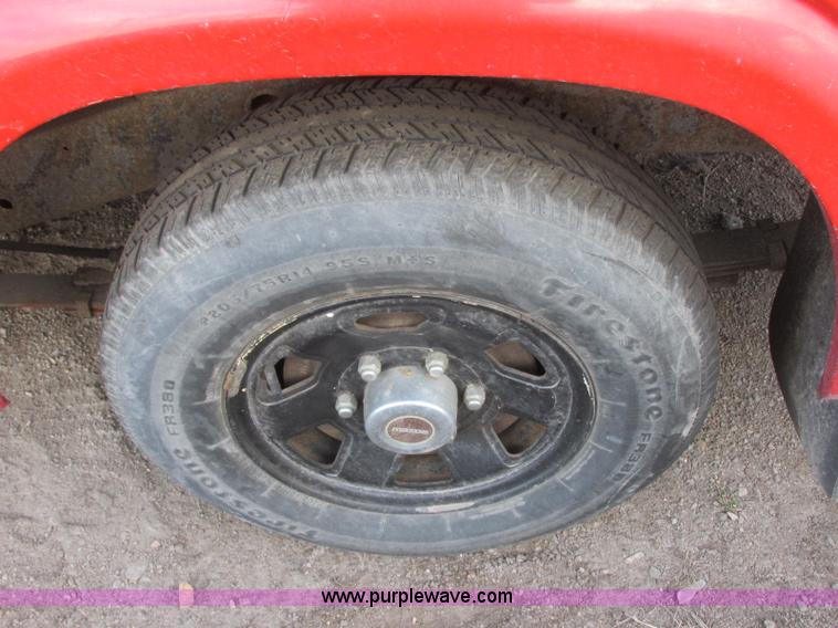 image for item J6724 1986 Mazda B2000 pickup truck