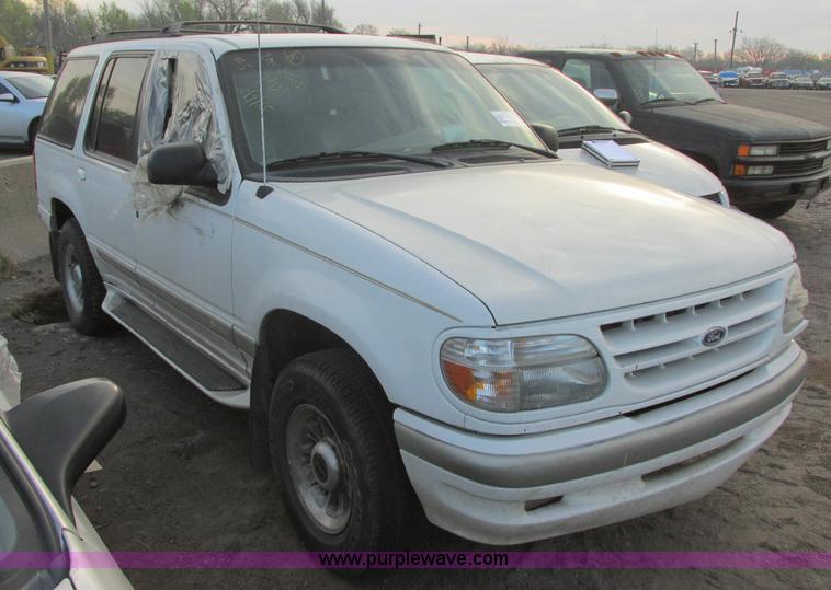 image for item J6725 1998 Ford Explorer SUV