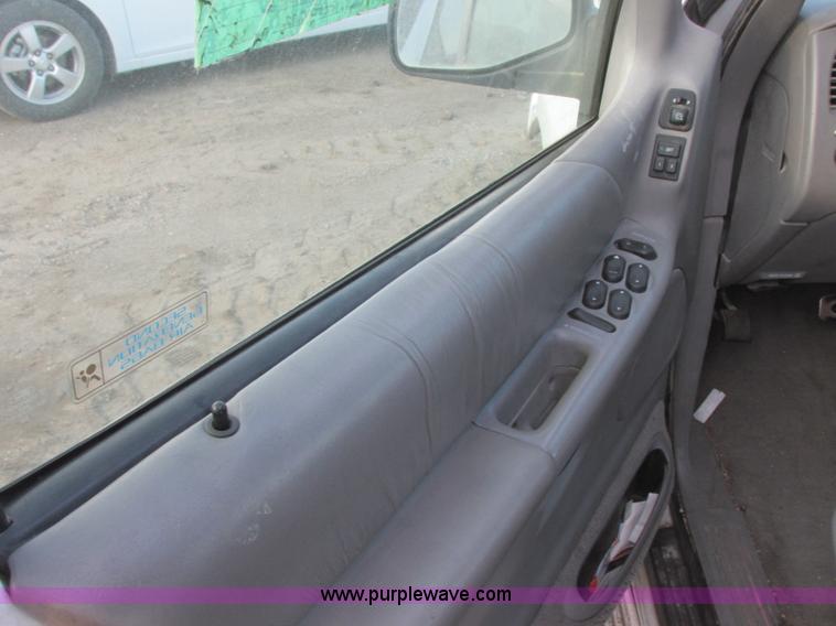 image for item J6725 1998 Ford Explorer SUV