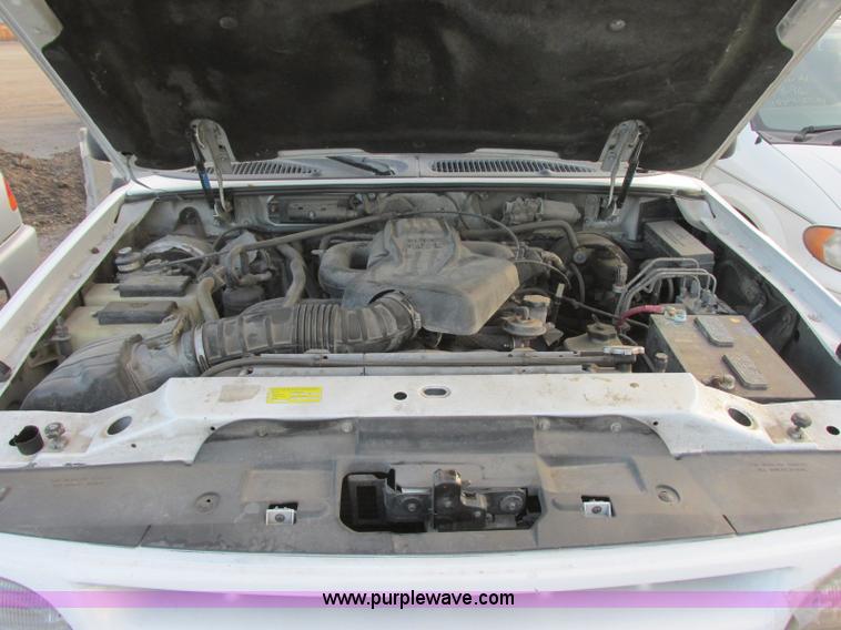 image for item J6725 1998 Ford Explorer SUV