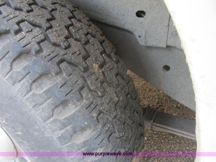 image for item J6725 1998 Ford Explorer SUV