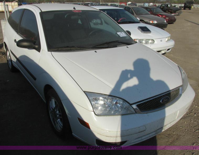 image for item J6726 2007 Ford Focus ZX3
