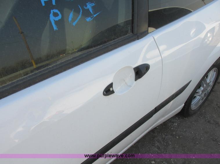 image for item J6726 2007 Ford Focus ZX3