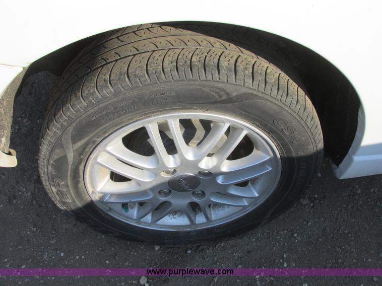 image for item J6726 2007 Ford Focus ZX3