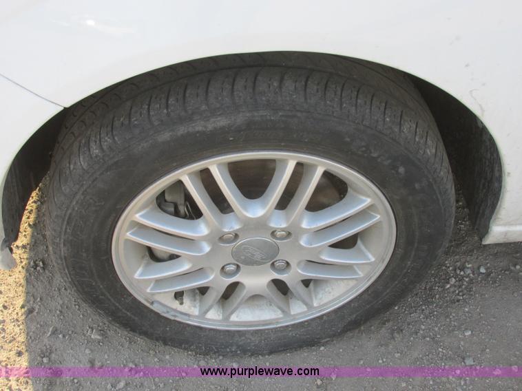 image for item J6726 2007 Ford Focus ZX3