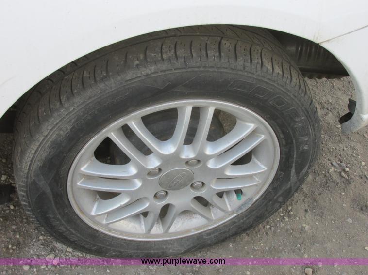 image for item J6726 2007 Ford Focus ZX3