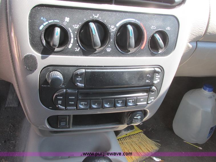 image for item J6727 2005 Dodge Neon