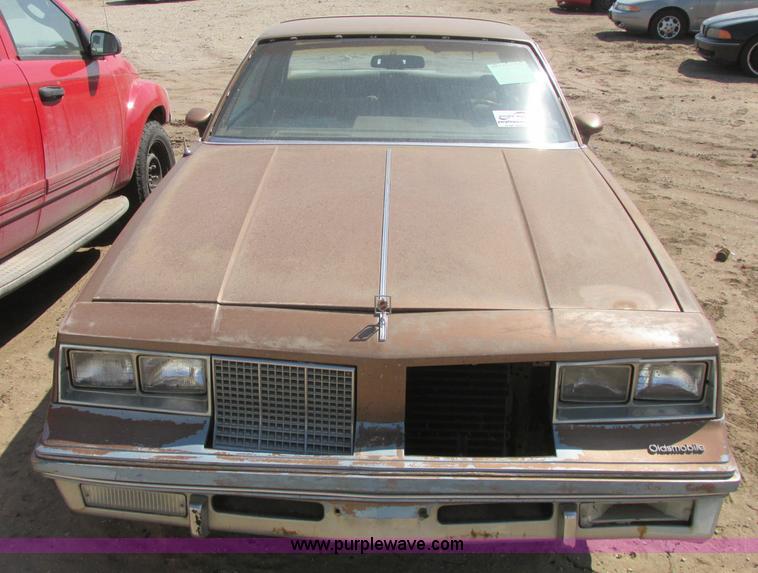 image for item J6731 1985 Oldsmobile Cutlass Supreme