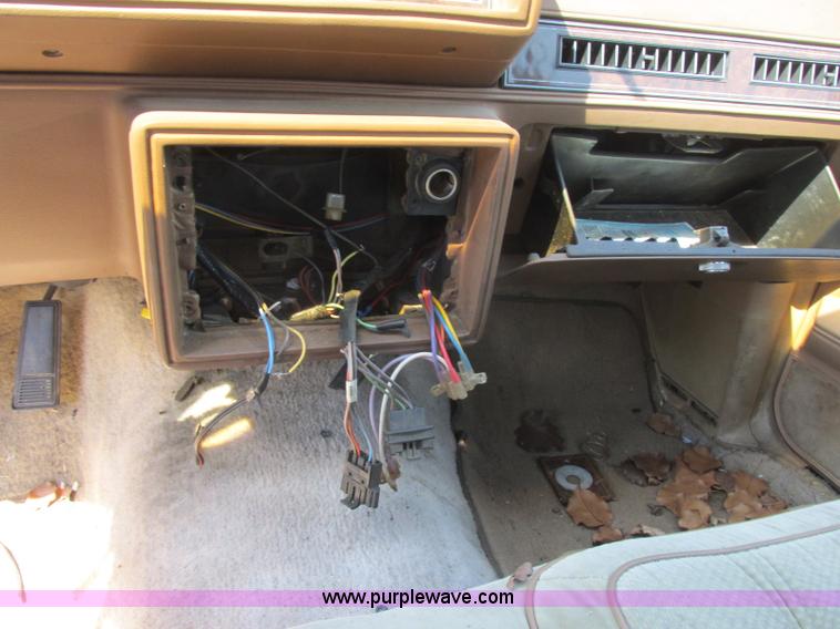 image for item J6731 1985 Oldsmobile Cutlass Supreme