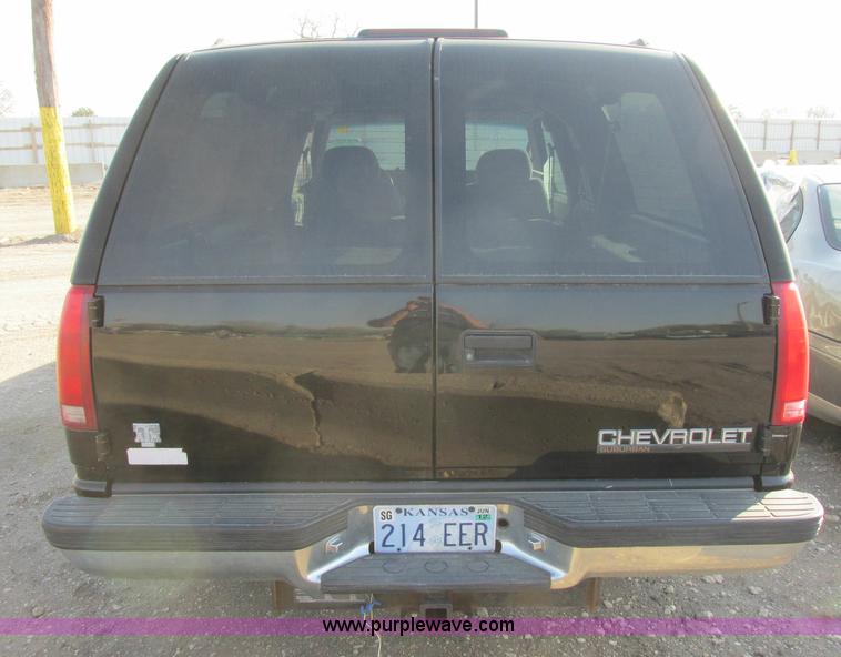 image for item J6733 1999 Chevrolet Suburban K1500 SUV