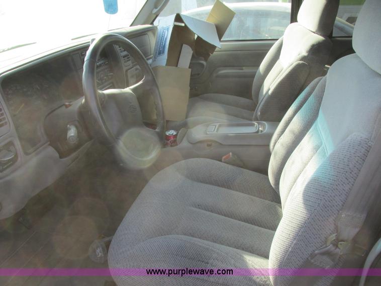 image for item J6733 1999 Chevrolet Suburban K1500 SUV