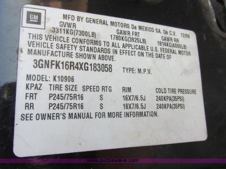 image for item J6733 1999 Chevrolet Suburban K1500 SUV