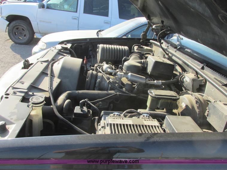 image for item J6733 1999 Chevrolet Suburban K1500 SUV