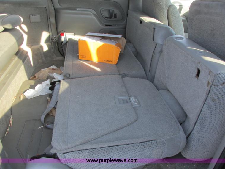 image for item J6733 1999 Chevrolet Suburban K1500 SUV