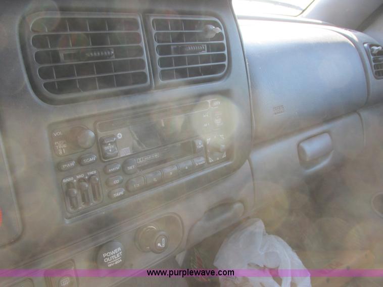 image for item J6735 1999 Dodge Durango SUV