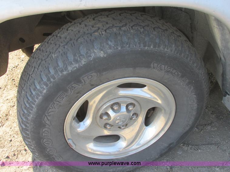 image for item J6735 1999 Dodge Durango SUV