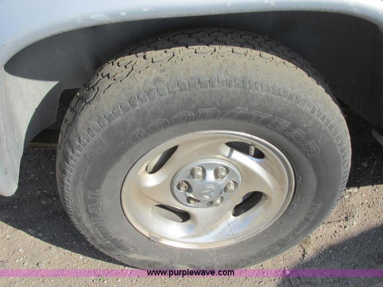image for item J6735 1999 Dodge Durango SUV