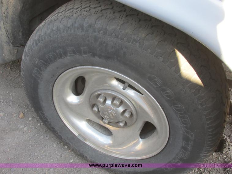 image for item J6735 1999 Dodge Durango SUV